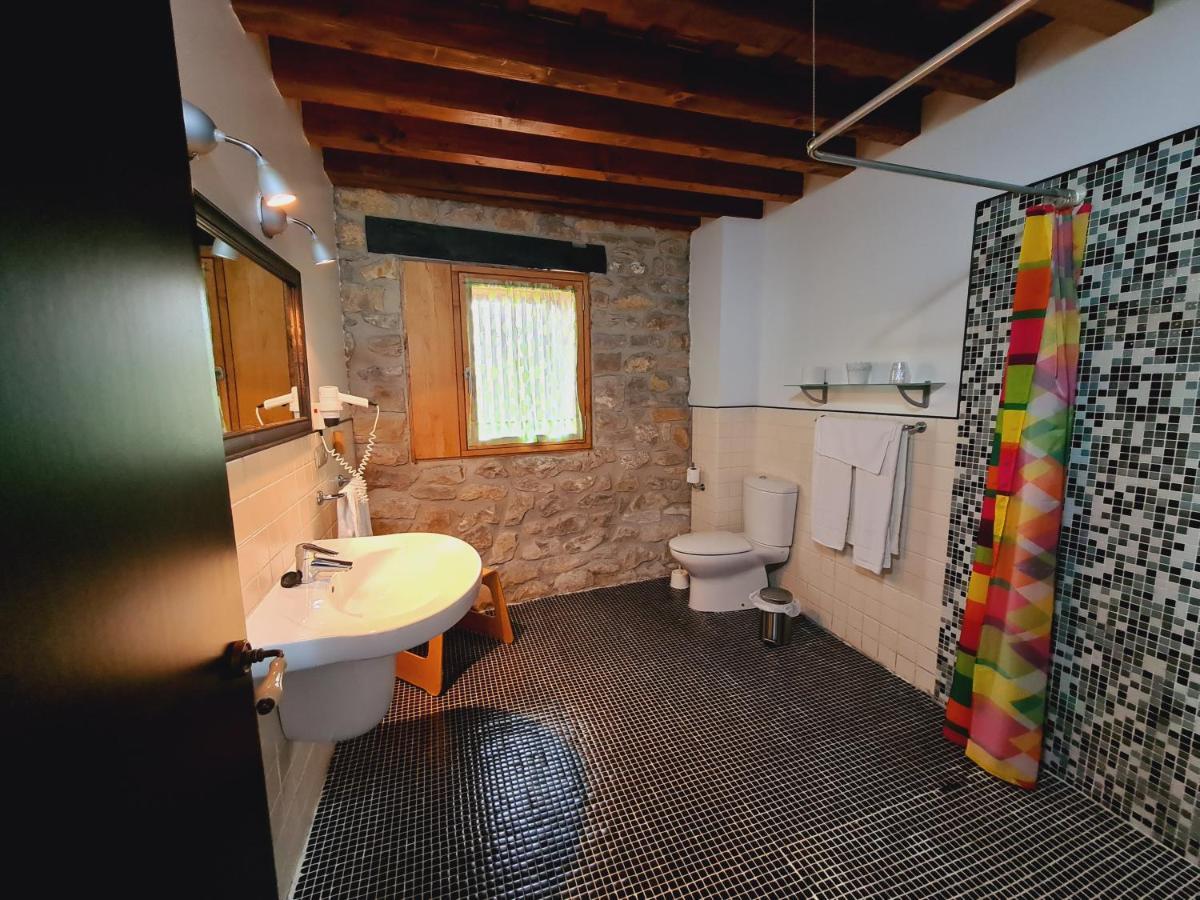 Posada Los Calderones Santillana del Mar Esterno foto