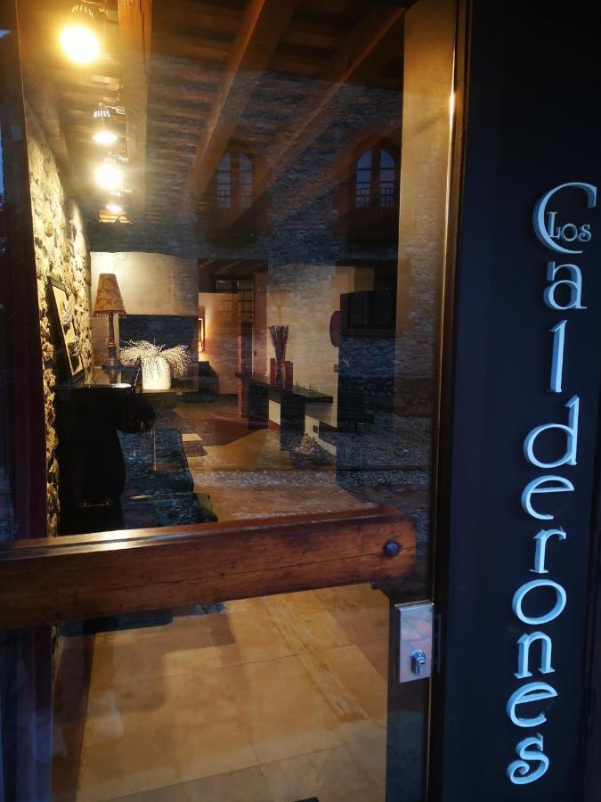 Posada Los Calderones Santillana del Mar Esterno foto