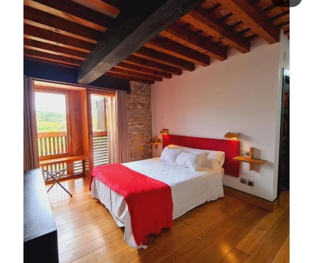 Posada Los Calderones Santillana del Mar Esterno foto